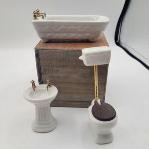 Dollhouse 3-Piece Bathroom Set White Tub Sink Toilet Ceramic 1:12 1970s‎